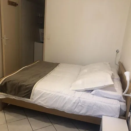 Apartment T2 40 M2 Henri Iv Centre-ville,1 Parking Et Balcon Aix-les-Bains